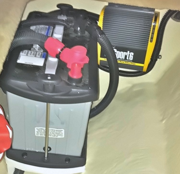 Dedicated thruster battery with red battery switch